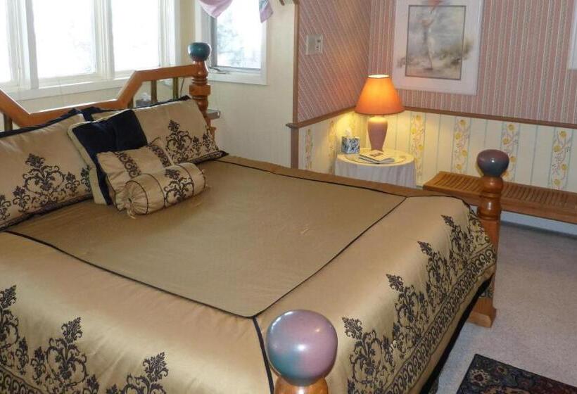 带大床的套房, Alaska Halcyon Heights Inn