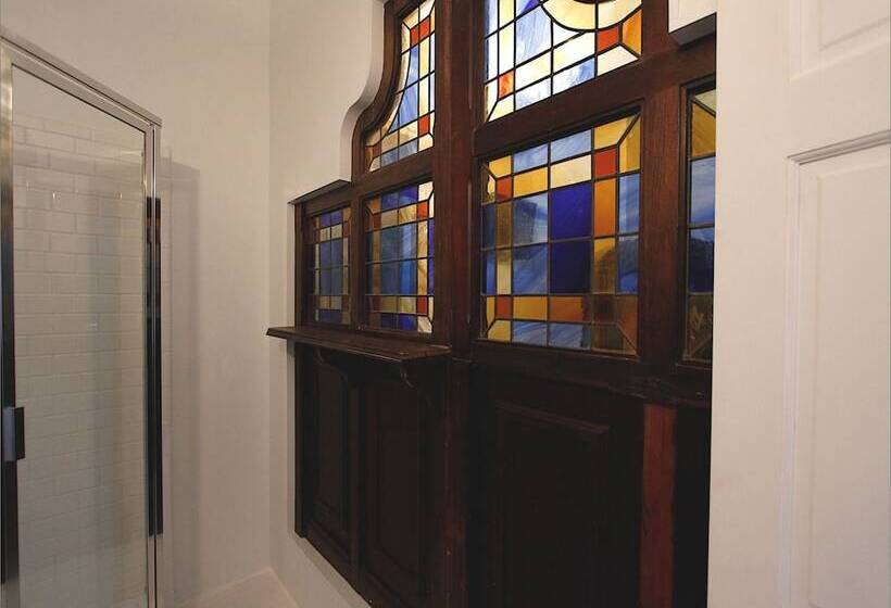 اتاق خانوادگی, Hassinger Daniels Guest House