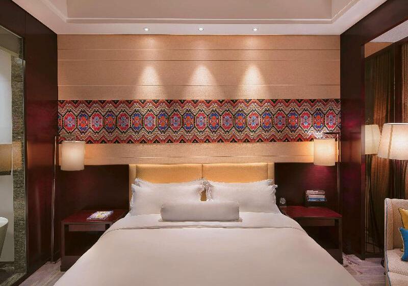 이그제큐티브 룸 킹사이즈 침대, Movenpick  Enshi