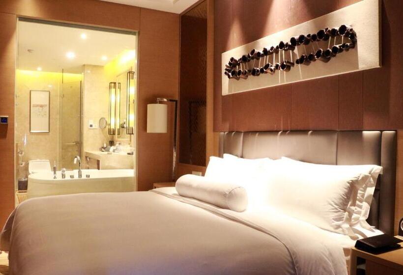 스탠다드 룸 킹사이즈 침대, Movenpick  Enshi