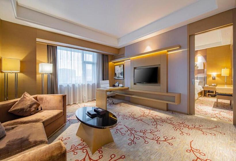 디럭스 스위트, Movenpick  Enshi