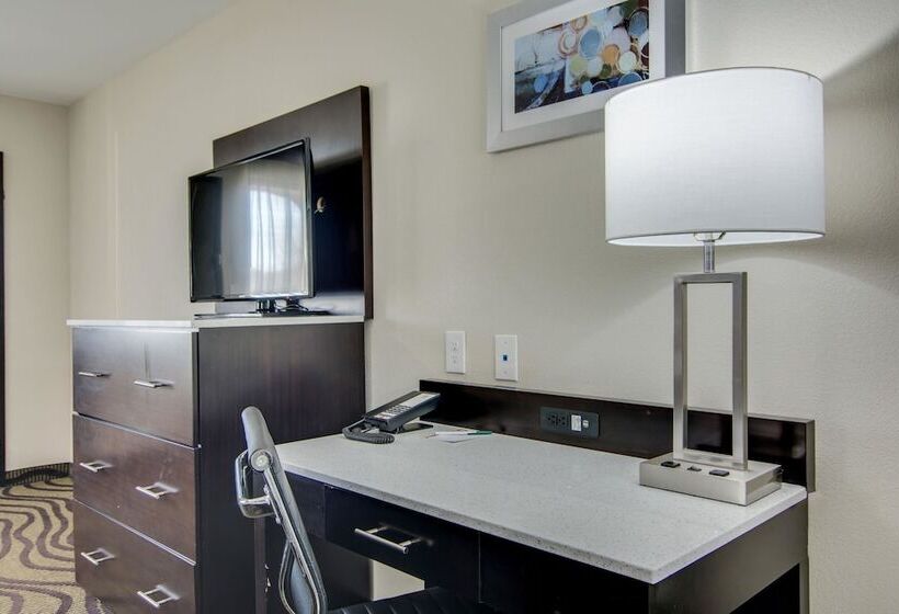 חדר סטנדרט שתי מיטות זוגיות, Quality Inn & Suites Athens University Area