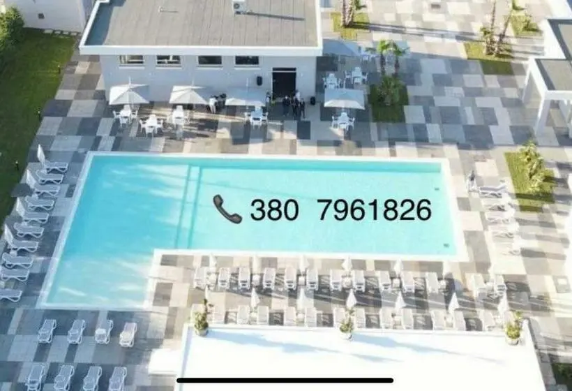 Habitació Estàndard, Poolside