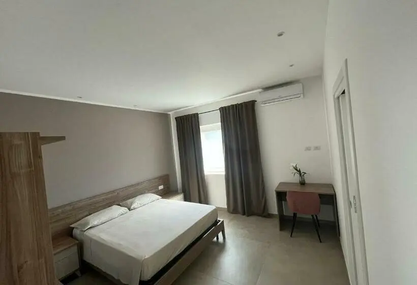 Habitació Superior, Poolside