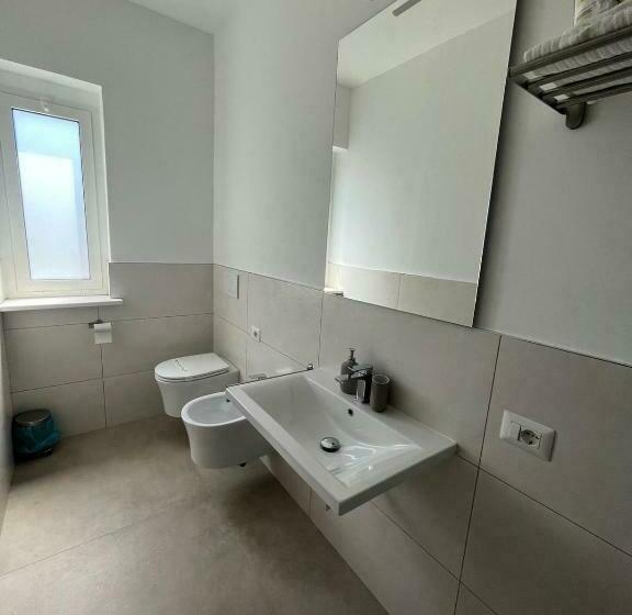 غرفة سوبيريور, Poolside