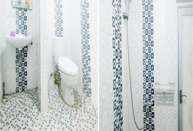Номер Economy, Spot On 91606 Nadin Guest House