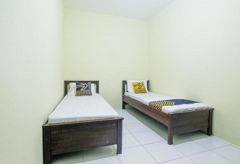 经济房, Spot On 91606 Nadin Guest House