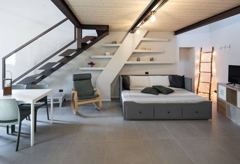 スタンダードルーム, A Casa Di Biagio
