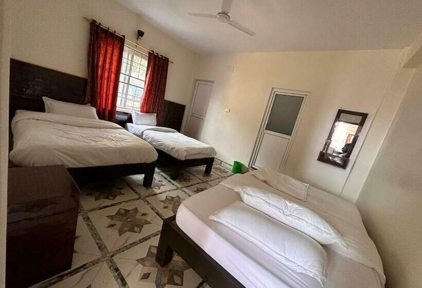 اتاق لوکس سه تخته, Marina View