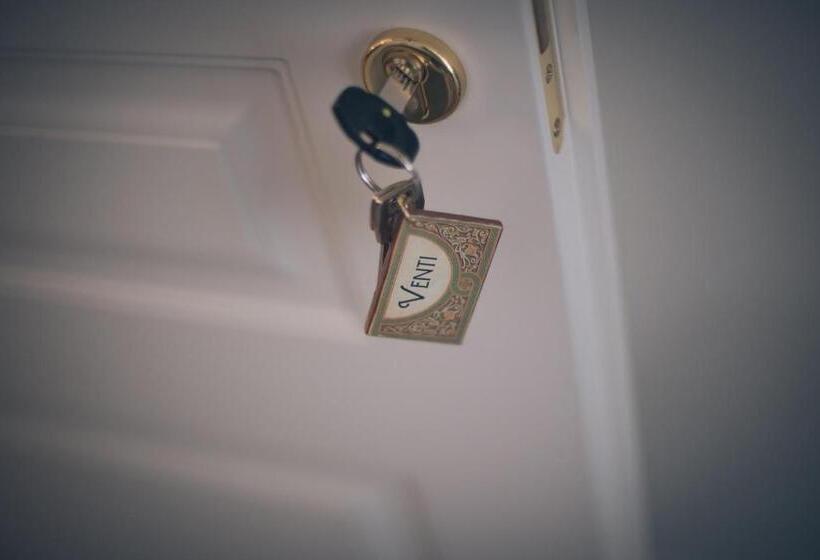 Standard Szoba, Novecento