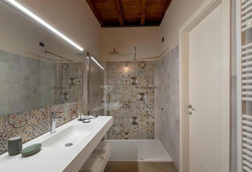 高级大房间, Bonacolsi Collection