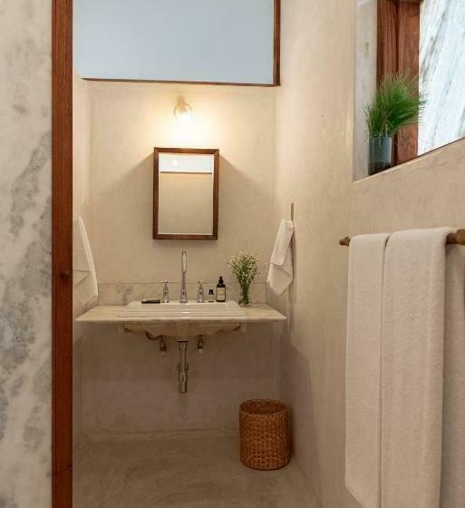 غرفة قياسية سرير كينج, Amaya