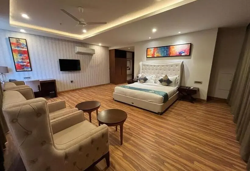 Standard-huone King-vuode, Pinaka Hotels & Resorts