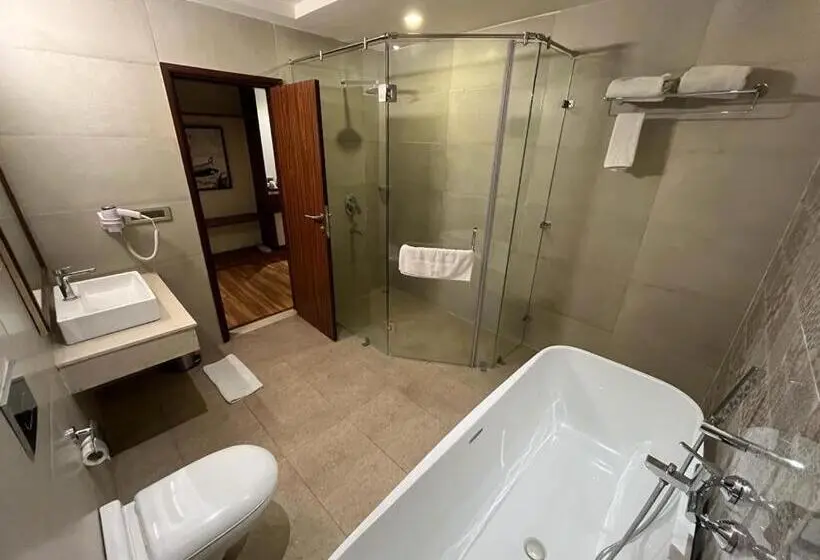 Standard-huone King-vuode, Pinaka Hotels & Resorts