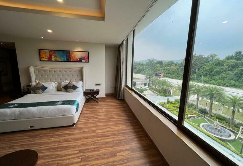 Номер Deluxe, Pinaka Hotels & Resorts