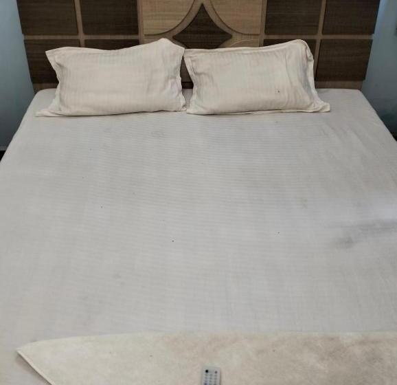Номер Стандарт, Suresh Guest House & Hotel By Wb Inn