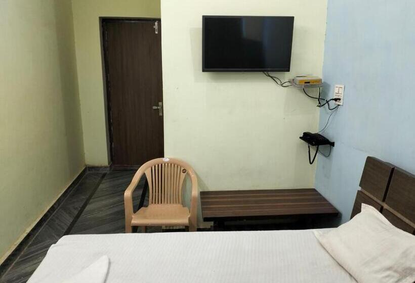 غرفة ديلوكس, Suresh Guest House & Hotel By Wb Inn