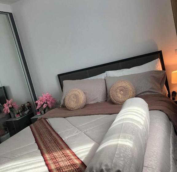 Deluxe Room with Balcony, Arcadia Continental Pattaya