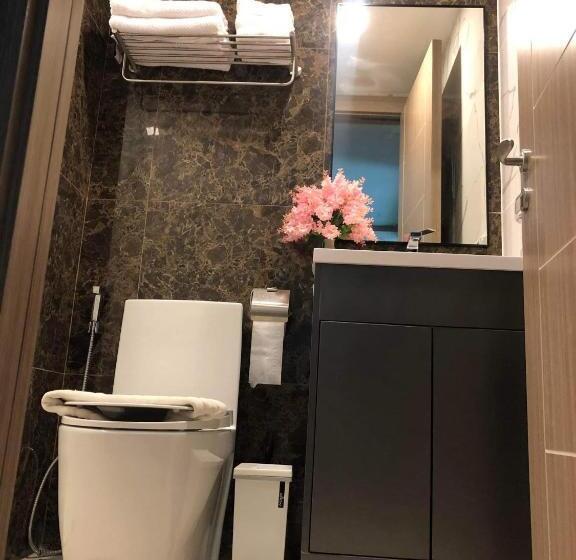 Deluxe Room with Balcony, Arcadia Continental Pattaya