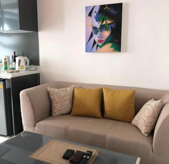 Standard Room Pool View, Arcadia Continental Pattaya