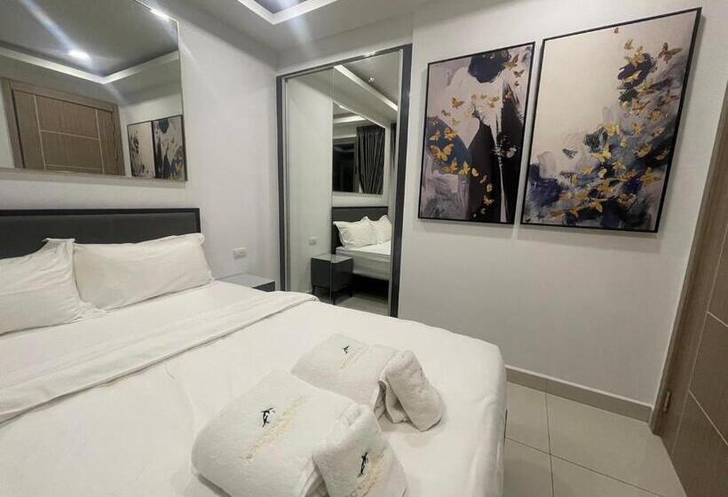 Standard Room Pool View, Arcadia Continental Pattaya