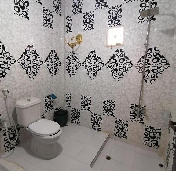 اتاق استاندارد با سرویس بهداشتی مشترک, Petra Paradise Home