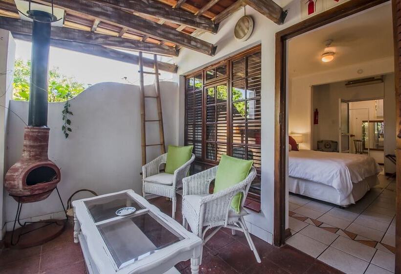 Номер Стандарт, Honeypot Guest House