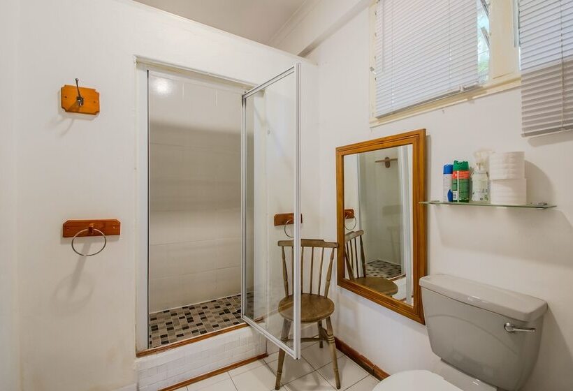 Номер Стандарт, Honeypot Guest House