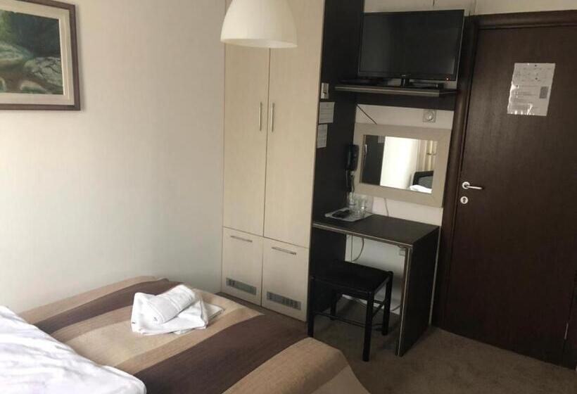 اتاق استاندارد یک نفره, Gros Hotel   Leskovac