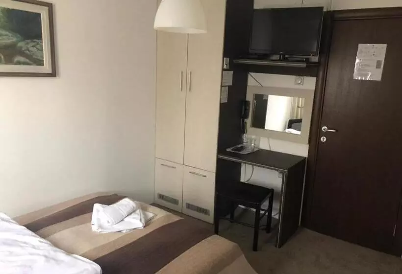 اتاق استاندارد یک نفره, Gros Hotel Leskovac