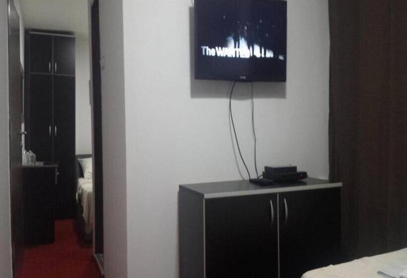 اتاق استاندارد سه نفره, Gros Hotel   Leskovac