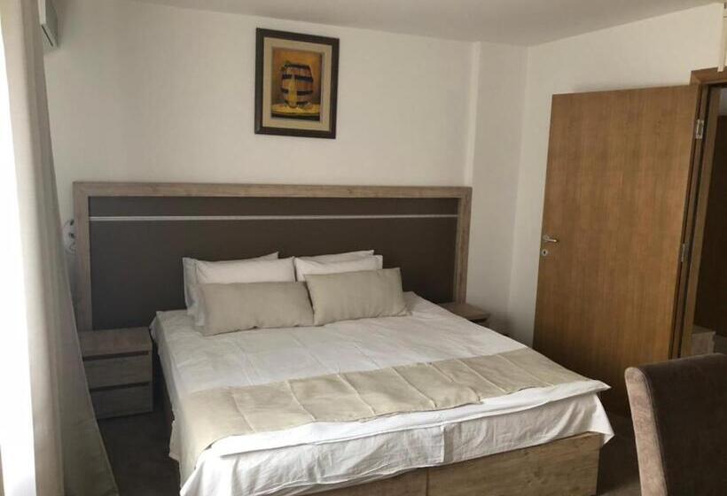 اتاق استاندارد سه نفره, Gros Hotel   Leskovac