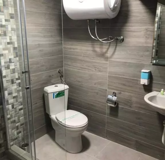 اتاق استاندارد چهار تخته, Gros Hotel Leskovac