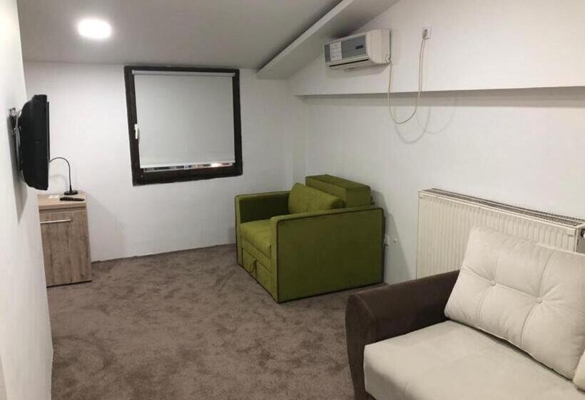 اتاق استاندارد چهار تخته, Gros Hotel   Leskovac