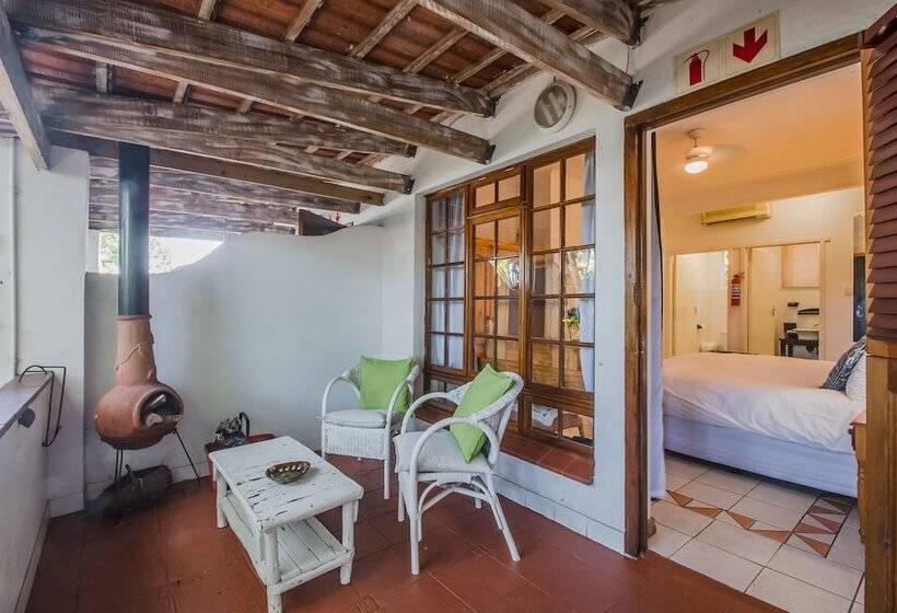 Номер Стандарт, Honeypot Guest House