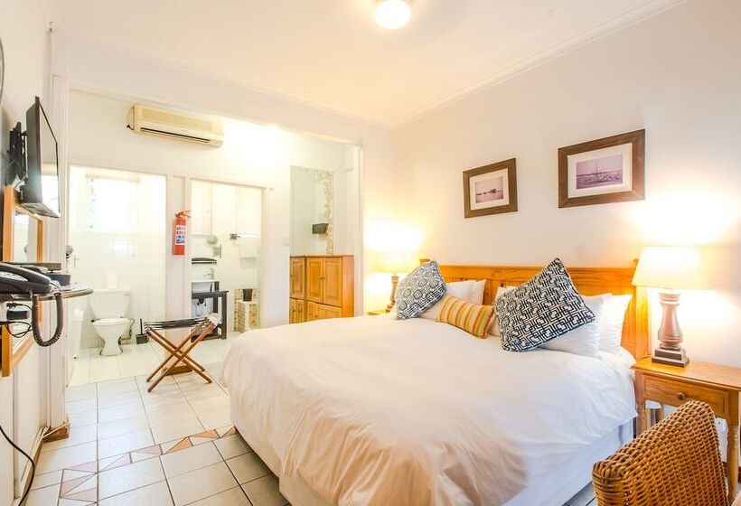 Номер Стандарт, Honeypot Guest House