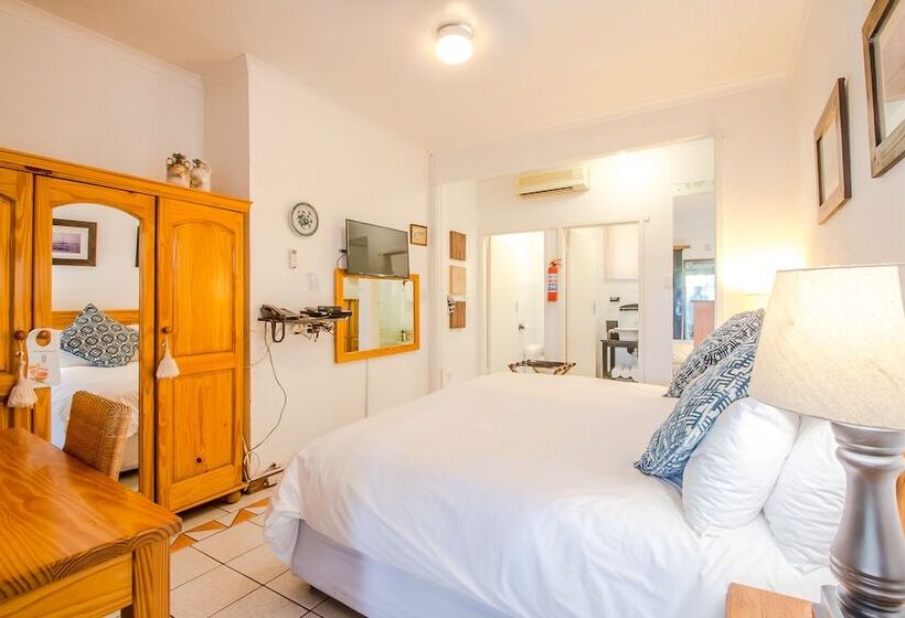 Номер Стандарт, Honeypot Guest House