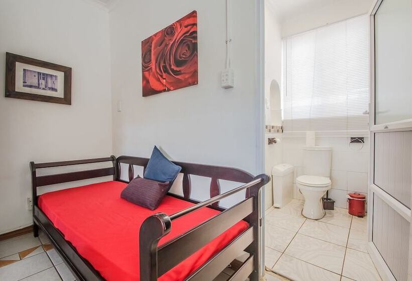 Номер Стандарт, Honeypot Guest House