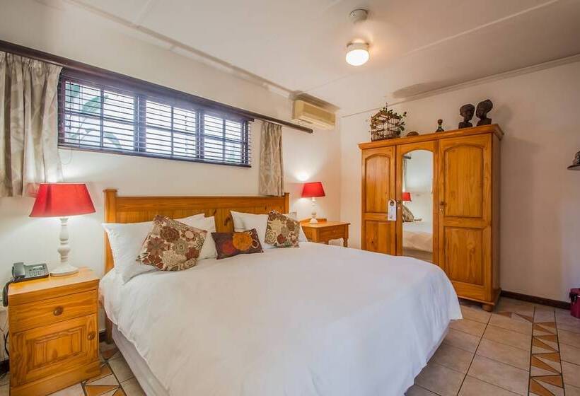 Номер Стандарт, Honeypot Guest House