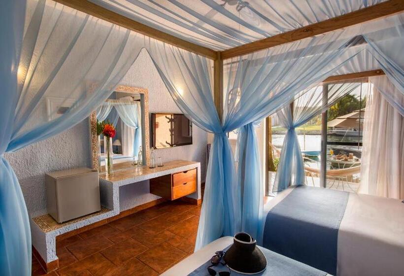 주니어 스위트, Chez Waffle