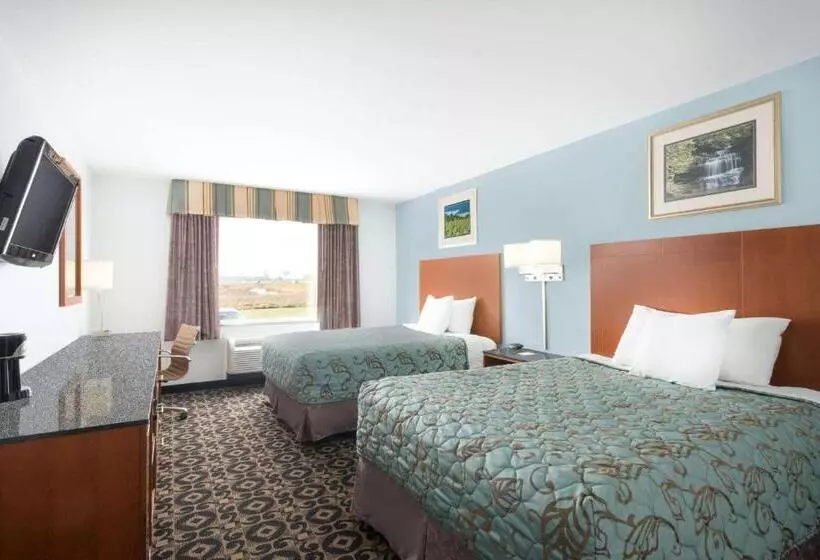 スタンダードルーム, Days Inn By Wyndham Watertown Fort Drum