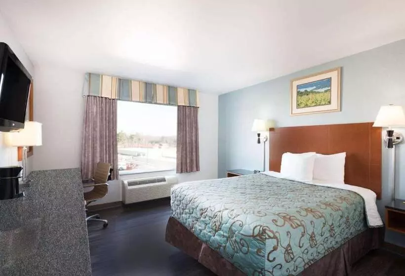 身障者適用スタンダードルーム, Days Inn By Wyndham Watertown Fort Drum