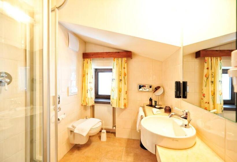 标准单人间, Haldenhof