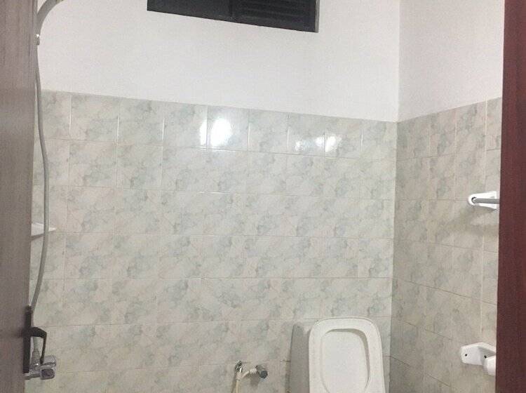 غرفة قياسية ثلاثية, Majestic Tourist