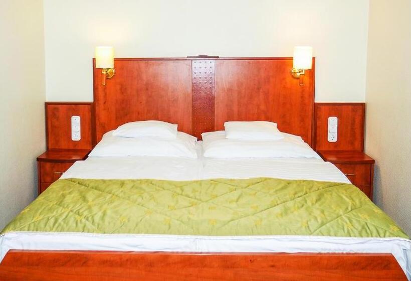 带1个卧室的带阳台的公寓, Silver