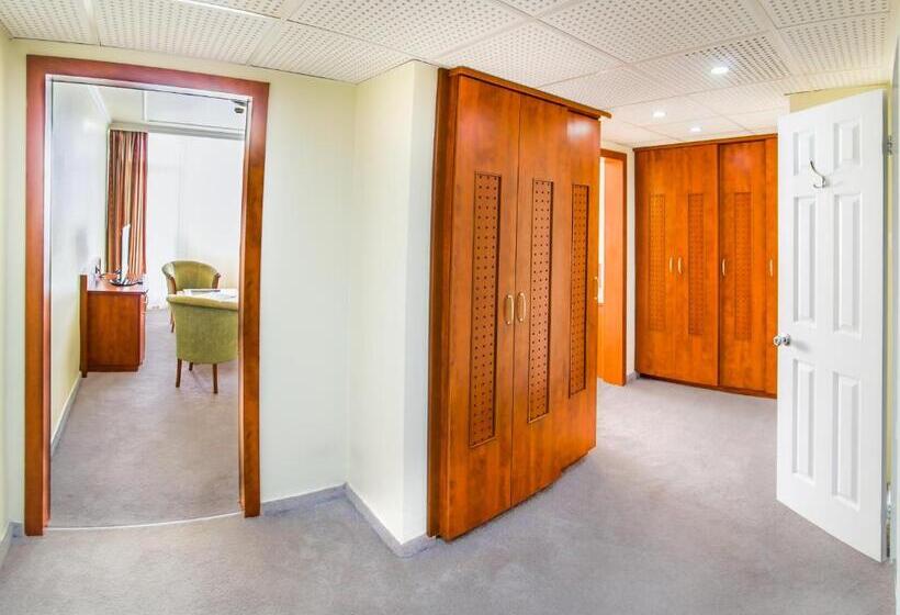 带阳台两卧公寓, Silver