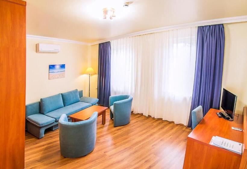 带1个卧室的舒适公寓, Silver