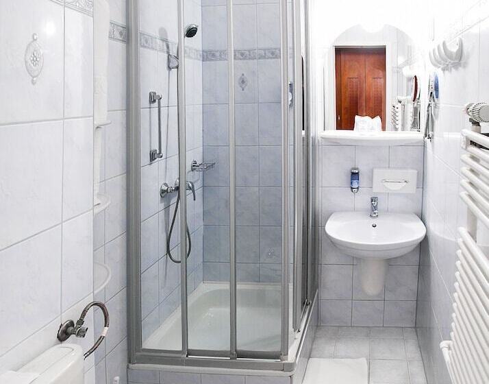 带1个卧室的带阳台的公寓, Silver