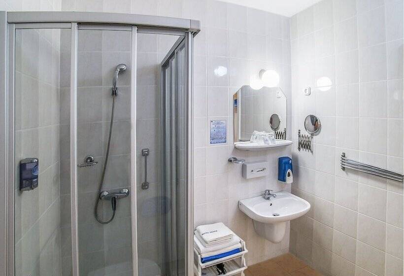 带1个卧室的舒适公寓, Silver