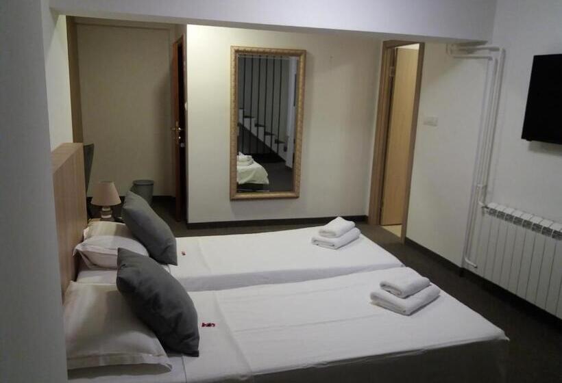 Appartement 1 Chambre, Skala